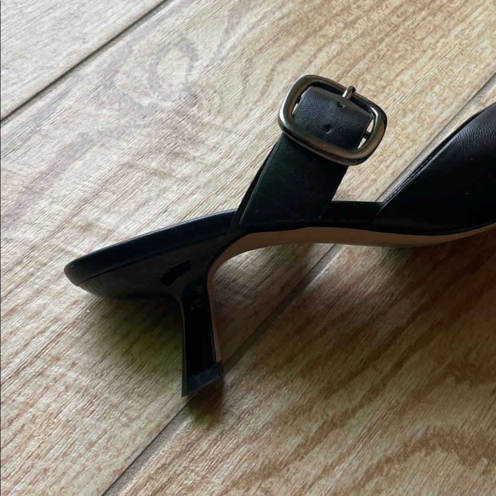 Chic Black Women's Heels with Strap - Picture 11 of 12